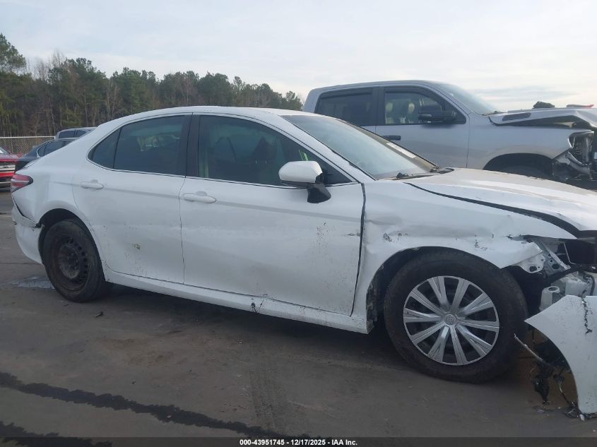 2018 Toyota Camry L VIN: 4T1B11HK7JU621209 Lot: 43951745