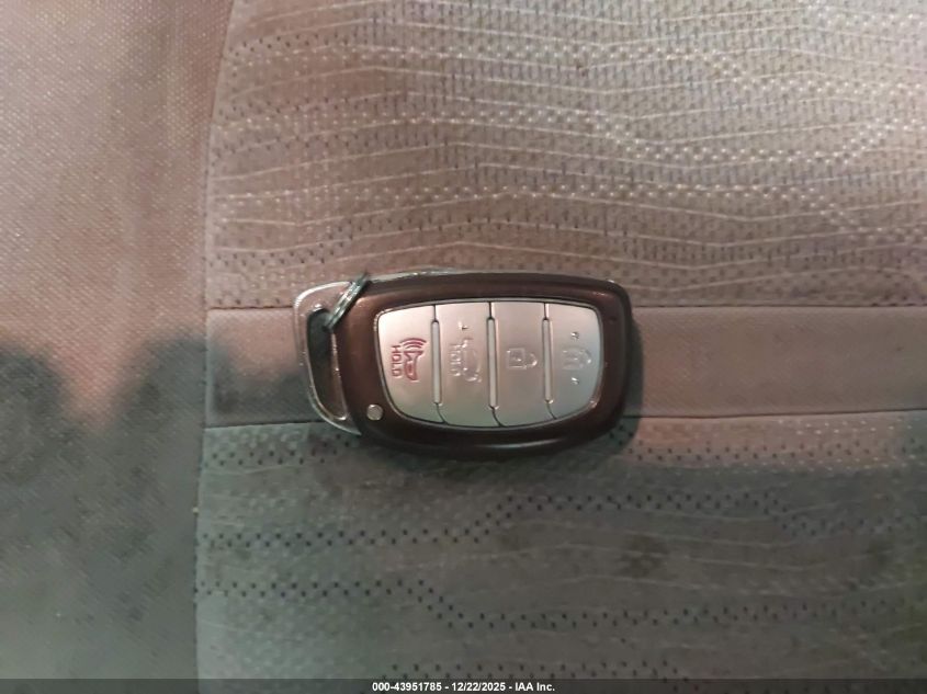 2017 Hyundai Sonata Hybrid Se VIN: KMHE24L16HA059535 Lot: 43951785