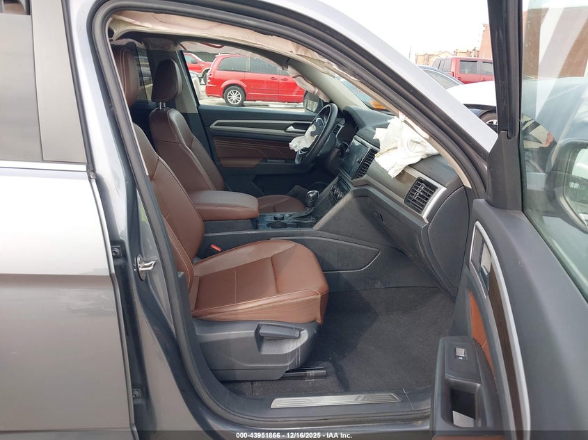 2022 Volkswagen Atlas 3.6L V6 Se W/Technology