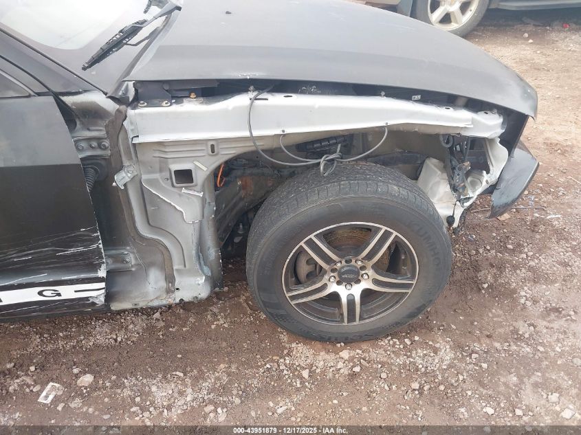 2005 Ford Mustang VIN: 1ZVHT84N655256858 Lot: 43951879