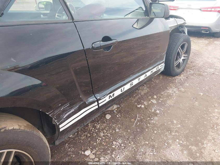 2005 Ford Mustang VIN: 1ZVHT84N655256858 Lot: 43951879