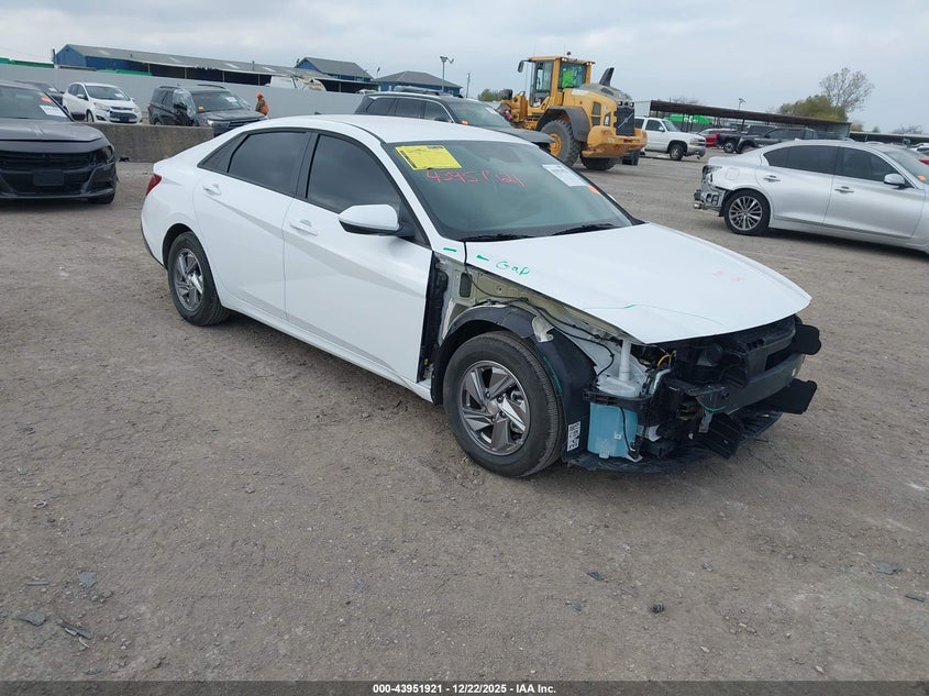 2025 Hyundai Elantra Se