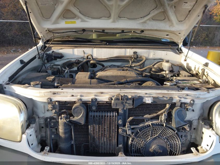 2002 Toyota Sequoia Sr5 V8 VIN: 5TDZT34A92S075203 Lot: 43951933