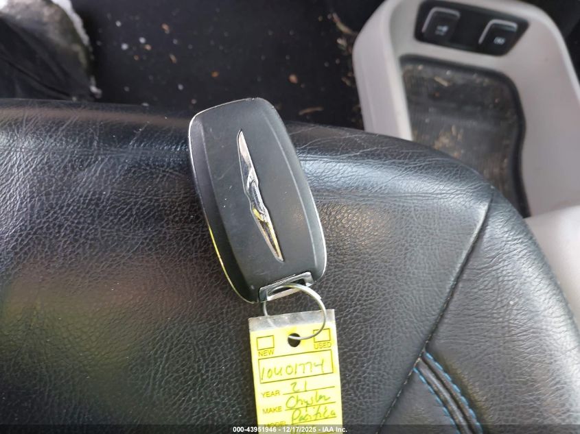 2021 Chrysler Pacifica Hybrid Touring L VIN: 2C4RC1L7XMR603286 Lot: 43951946