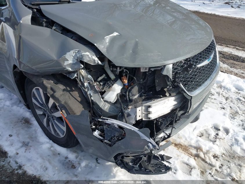 2021 Chrysler Pacifica Hybrid Touring L VIN: 2C4RC1L7XMR603286 Lot: 43951946