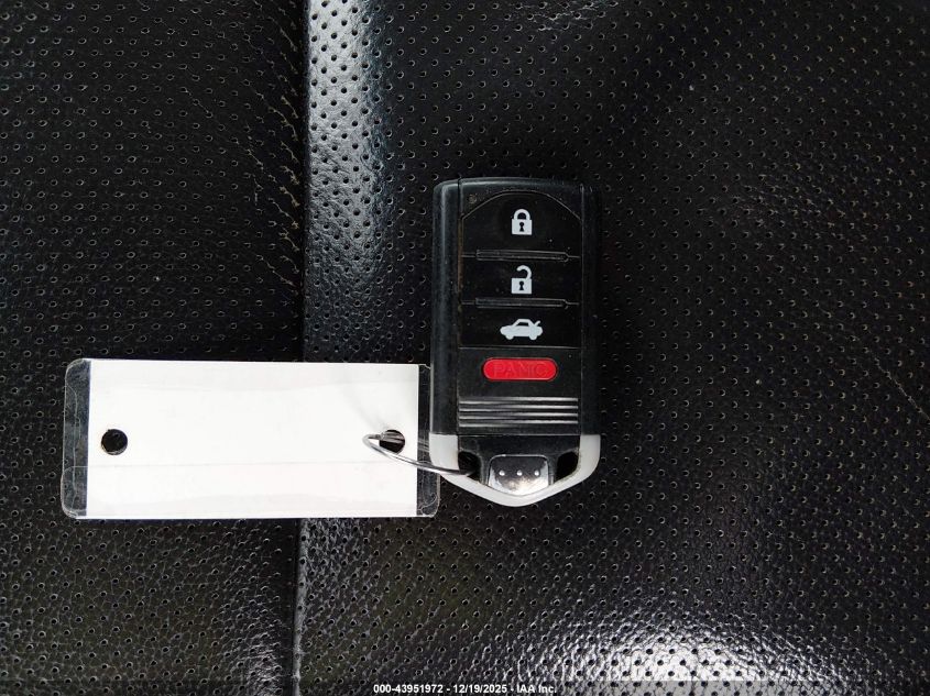 2013 Acura Ilx 2.0L VIN: 19VDE1F76DE011605 Lot: 43951972