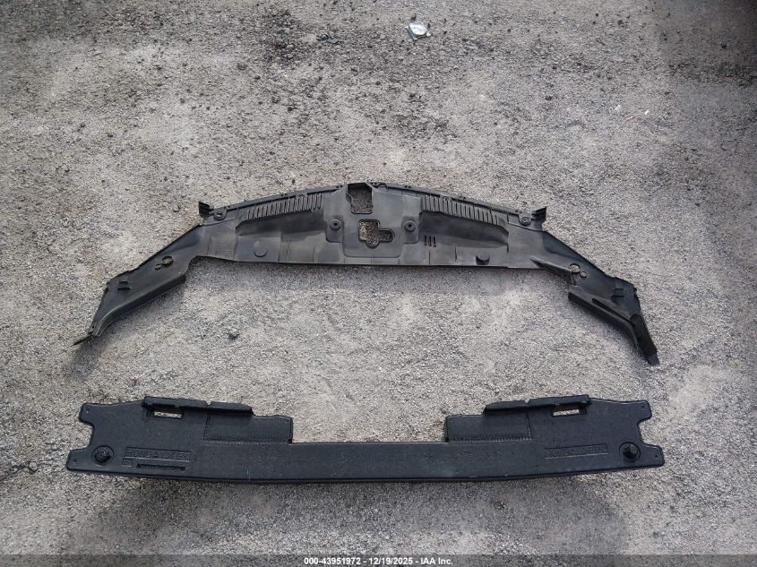 2013 Acura Ilx 2.0L VIN: 19VDE1F76DE011605 Lot: 43951972