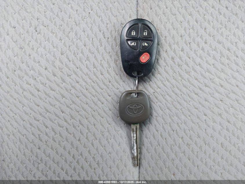 2011 Toyota Sienna Le V6 VIN: 5TDKK3DC5BS024738 Lot: 43951993