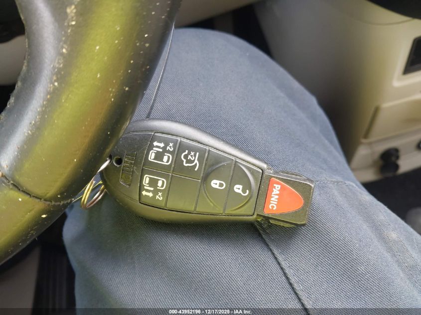 2014 Chrysler Town & Country Touring VIN: 2C4RC1BG0ER325758 Lot: 43952196