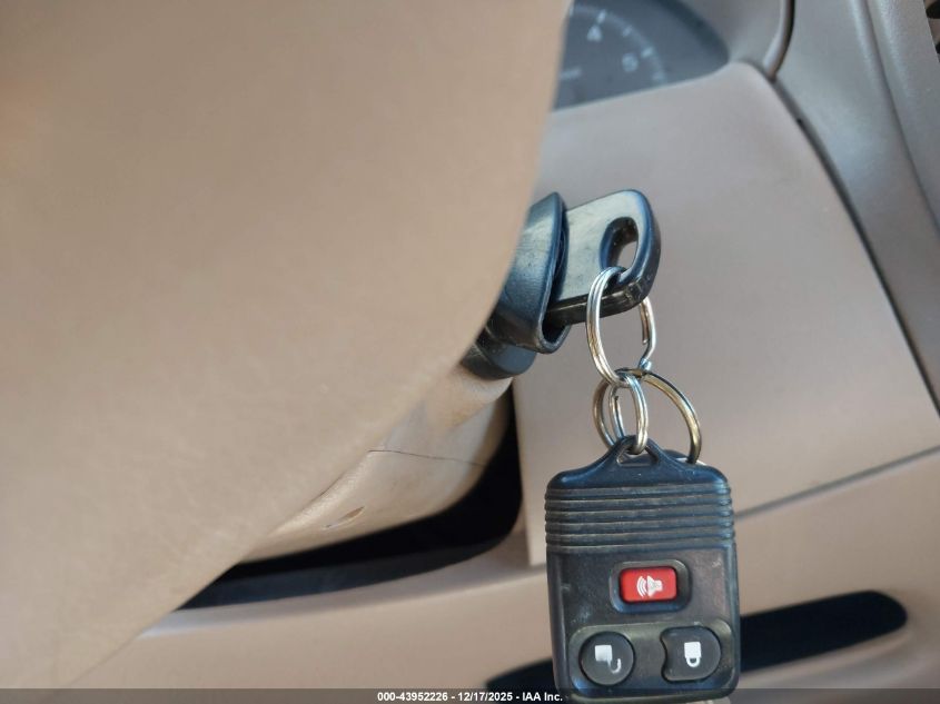 1998 Ford Expedition Eddie Bauer/Xlt VIN: 1FMPU18L8WLA64958 Lot: 43952226