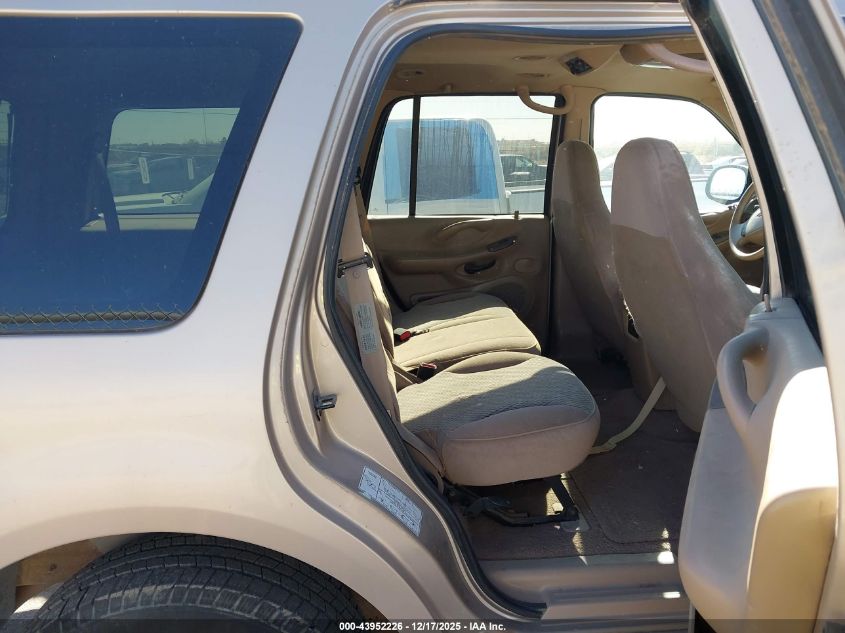 1998 Ford Expedition Eddie Bauer/Xlt VIN: 1FMPU18L8WLA64958 Lot: 43952226