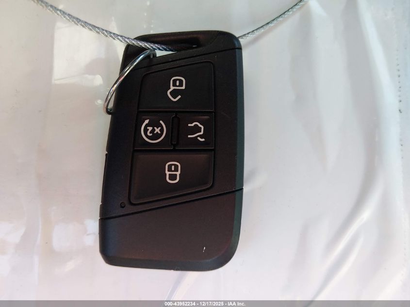 2023 Volkswagen Tiguan 2.0T Se R-Line Black VIN: 3VVCB7AX0PM005431 Lot: 43952234