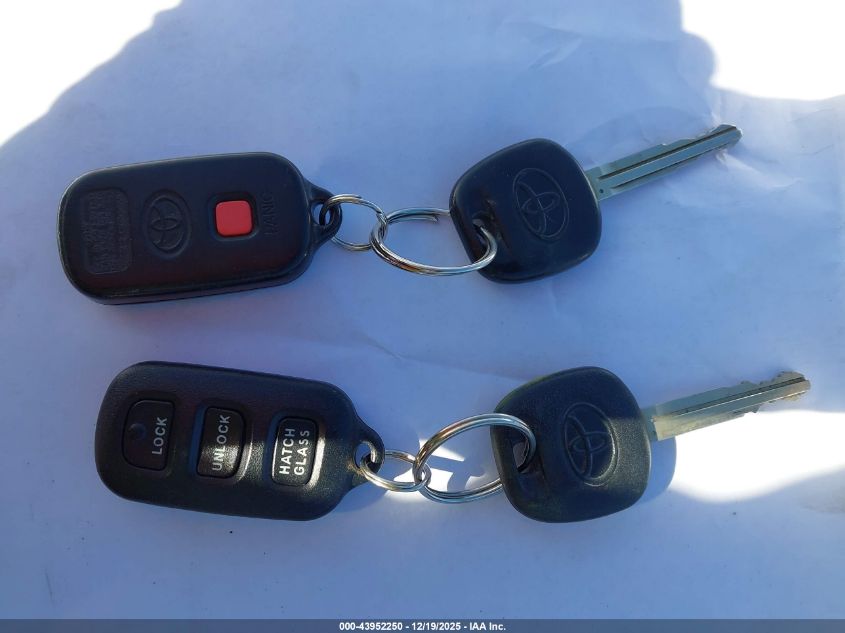 2008 Toyota Matrix Xr VIN: 2T1KR30E48C692714 Lot: 43952250