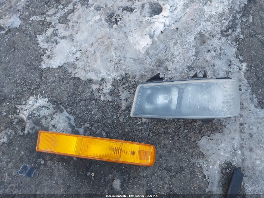 2018 Chevrolet Express 2500 Work Van VIN: 1GCWGAFG3J1907370 Lot: 43952256