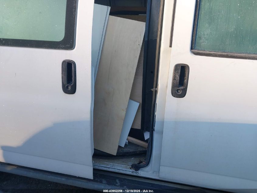 2018 Chevrolet Express 2500 Work Van VIN: 1GCWGAFG3J1907370 Lot: 43952256