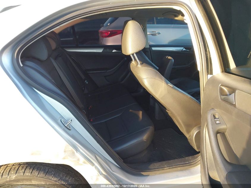 2015 Volkswagen Jetta 1.8T Se VIN: 3VWD07AJ8FM332367 Lot: 43952262