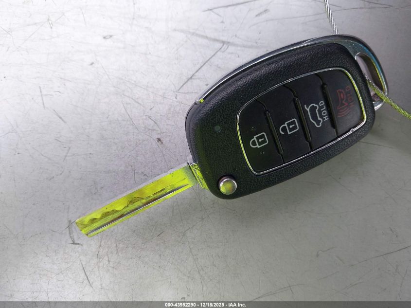 2018 Hyundai Santa Fe Sport 2.4L VIN: 5XYZTDLBXJG569002 Lot: 43952290