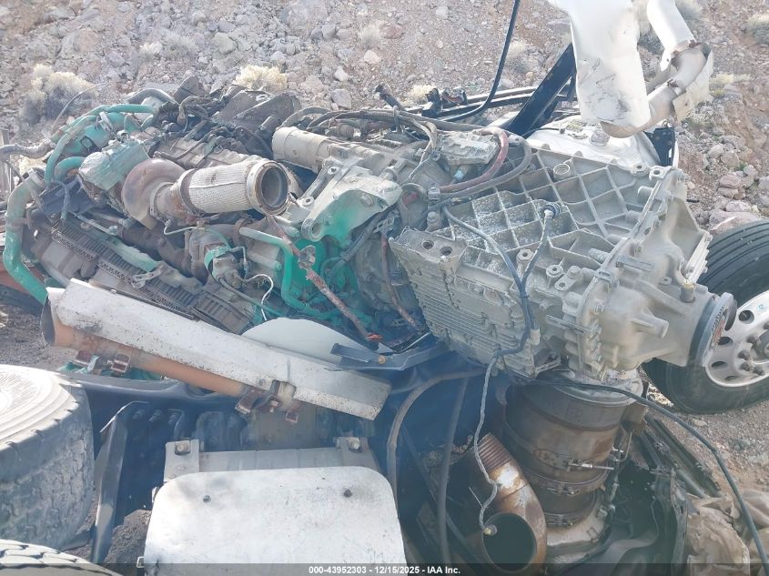 2015 Volvo Vn Vnl VIN: 4V4NC9EHXFN916846 Lot: 43952303