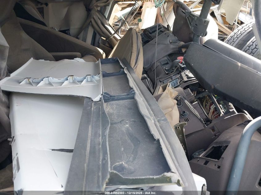 2015 Volvo Vn Vnl VIN: 4V4NC9EHXFN916846 Lot: 43952303