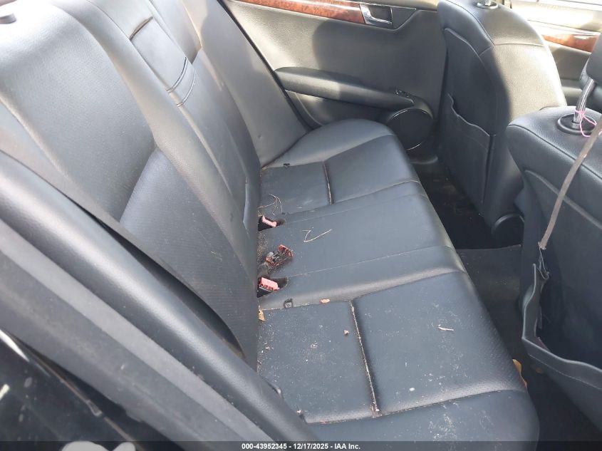 2010 Mercedes-Benz C 300 Luxury 4Matic/Sport 4Matic VIN: WDDGF8BB1AR126154 Lot: 43952345