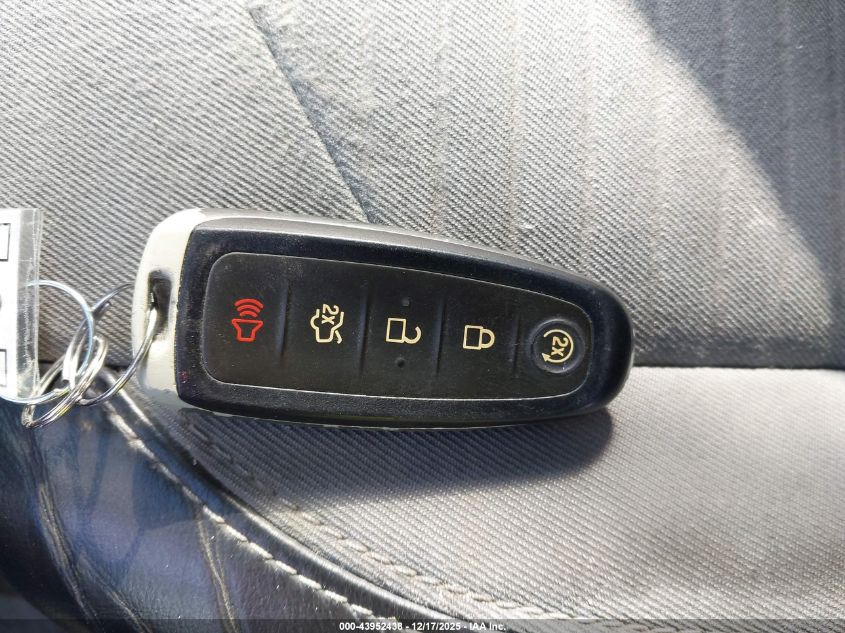 2019 Ford Escape Se VIN: 1FMCU9GD4KUA70073 Lot: 43952438