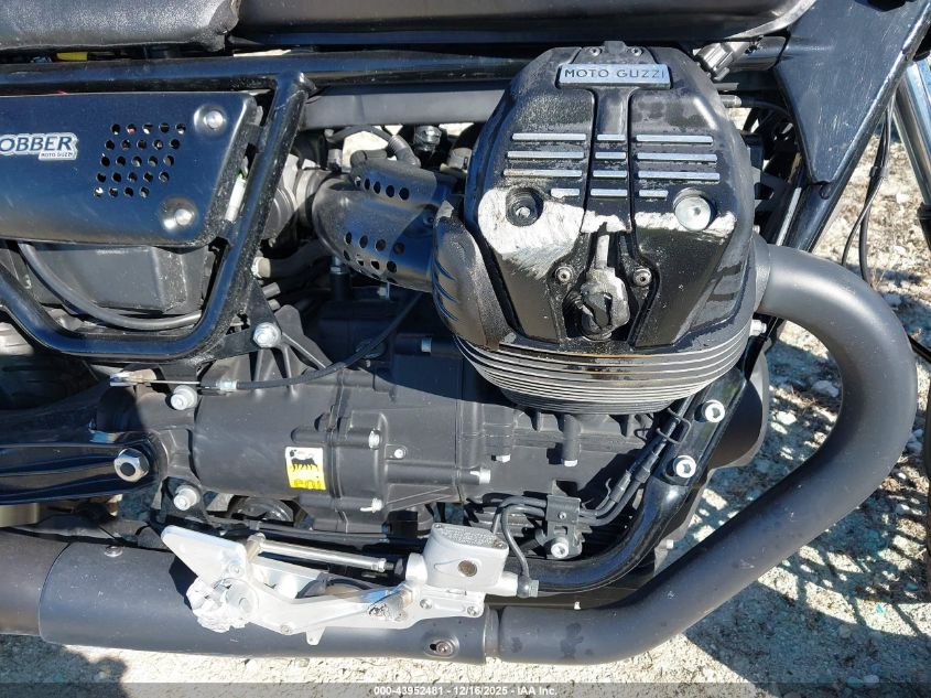 2017 Moto Guzzi V9 Roamer VIN: ZGULHU013HM000386 Lot: 43952481