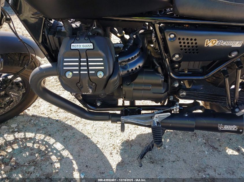 2017 Moto Guzzi V9 Roamer VIN: ZGULHU013HM000386 Lot: 43952481