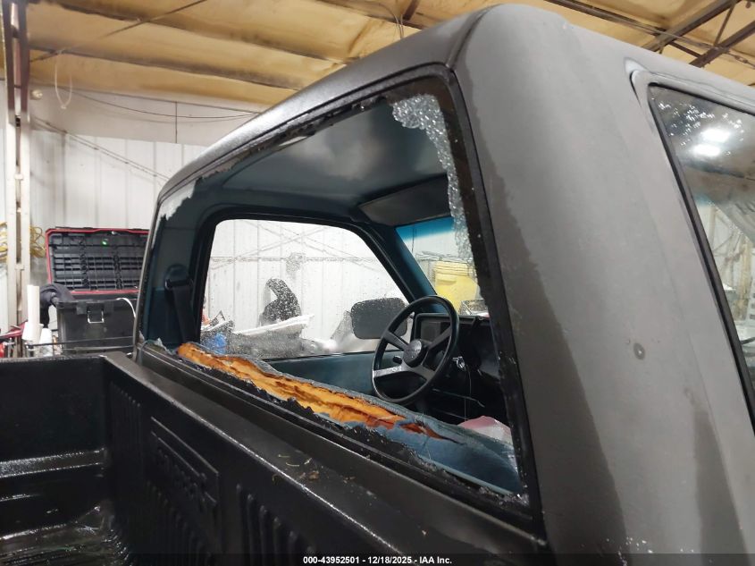 1989 GMC Sierra C1500 VIN: 2GTEC14Z1K1555011 Lot: 43952501