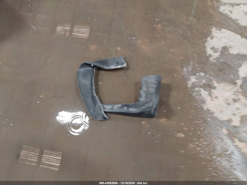 2024 Toyota Corolla Cross Le VIN: 7MUBAABG3RV098589 Lot: 43952588