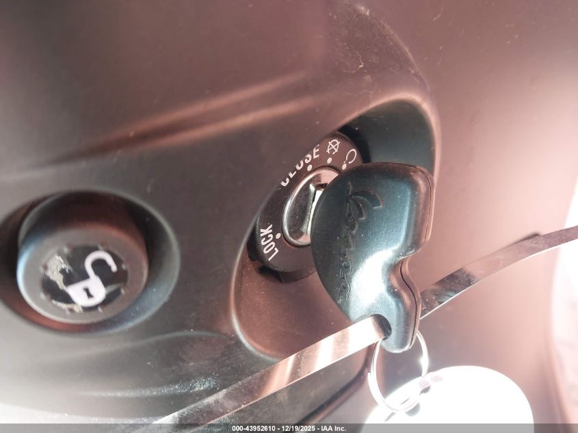 2023 Vespa Primavera/Sprint 150 VIN: ZAPM818G8P5909956 Lot: 43952610