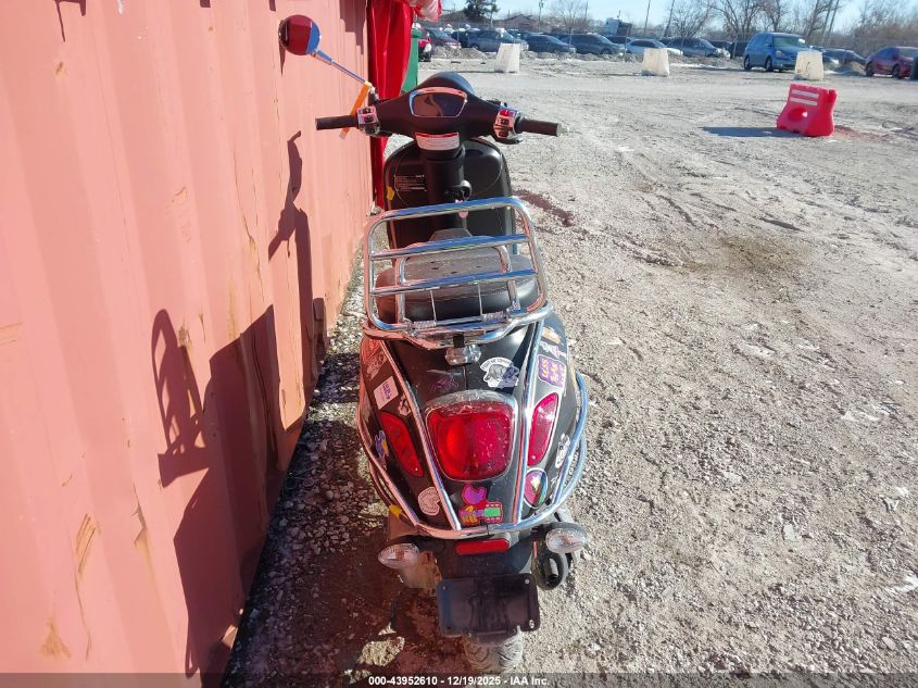 2023 Vespa Primavera/Sprint 150 VIN: ZAPM818G8P5909956 Lot: 43952610