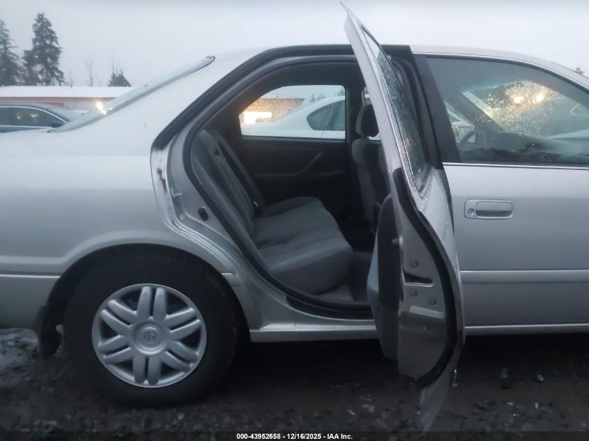 2001 Toyota Camry Le VIN: 4T1BG22K61U102665 Lot: 43952658