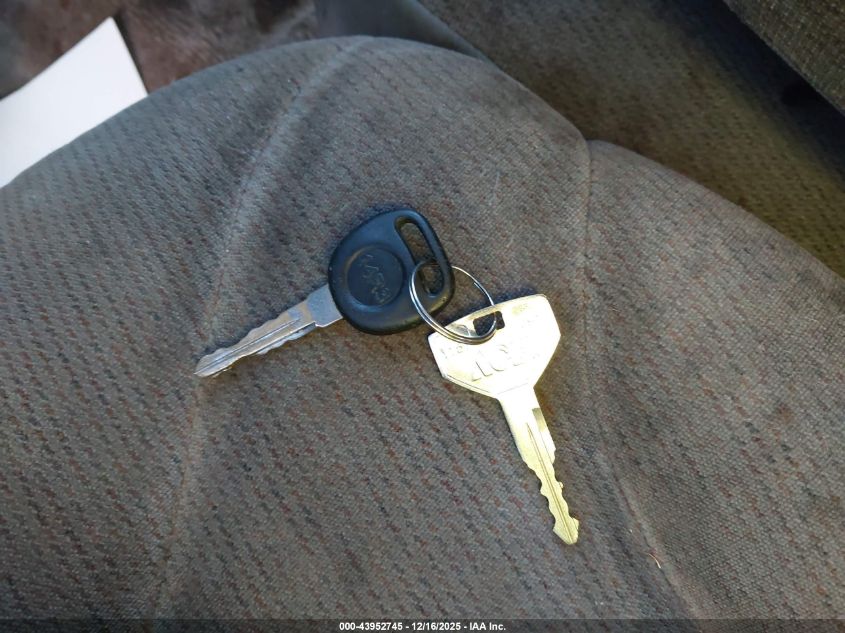 2000 GMC Sierra 1500 Sle VIN: 2GTEC19V0Y1170053 Lot: 43952745