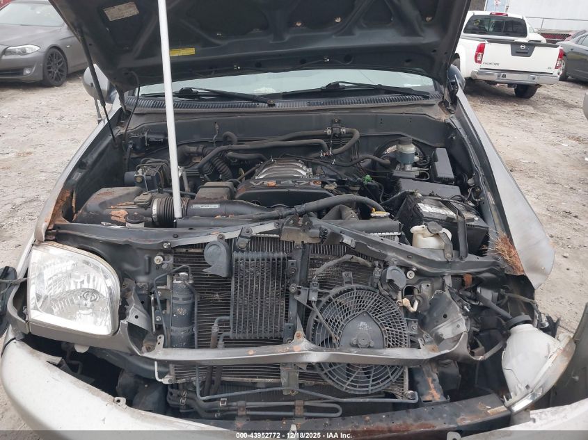 2003 Toyota Sequoia Sr5 V8 VIN: 5TDZT34A83S158221 Lot: 43952772