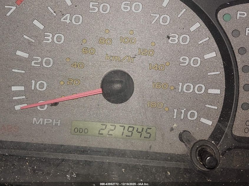 2003 Toyota Sequoia Sr5 V8 VIN: 5TDZT34A83S158221 Lot: 43952772