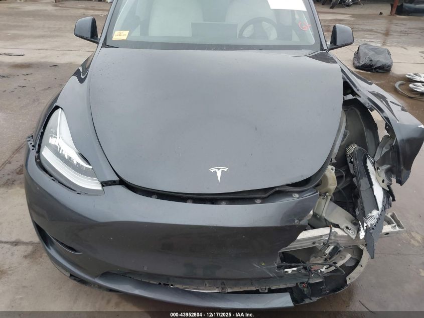 2022 Tesla Model Y Long Range Dual Motor All-Wheel Drive VIN: 7SAYGDEE8NF417890 Lot: 43952804