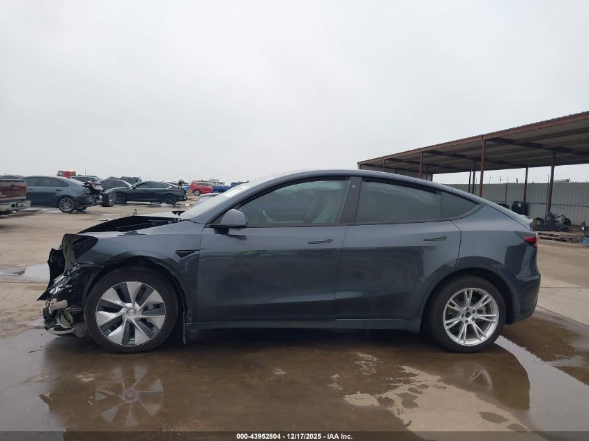 2022 Tesla Model Y Long Range Dual Motor All-Wheel Drive VIN: 7SAYGDEE8NF417890 Lot: 43952804