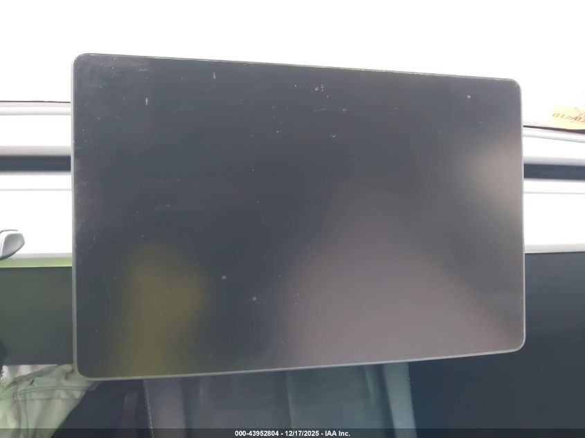 2022 Tesla Model Y Long Range Dual Motor All-Wheel Drive VIN: 7SAYGDEE8NF417890 Lot: 43952804