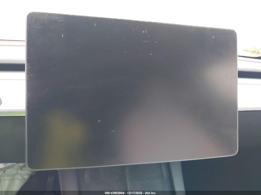 2022 Tesla Model Y Long Range Dual Motor All-Wheel Drive VIN: 7SAYGDEE8NF417890 Lot: 43952804