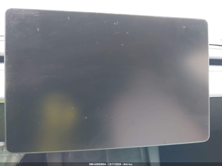 2022 Tesla Model Y Long Range Dual Motor All-Wheel Drive VIN: 7SAYGDEE8NF417890 Lot: 43952804