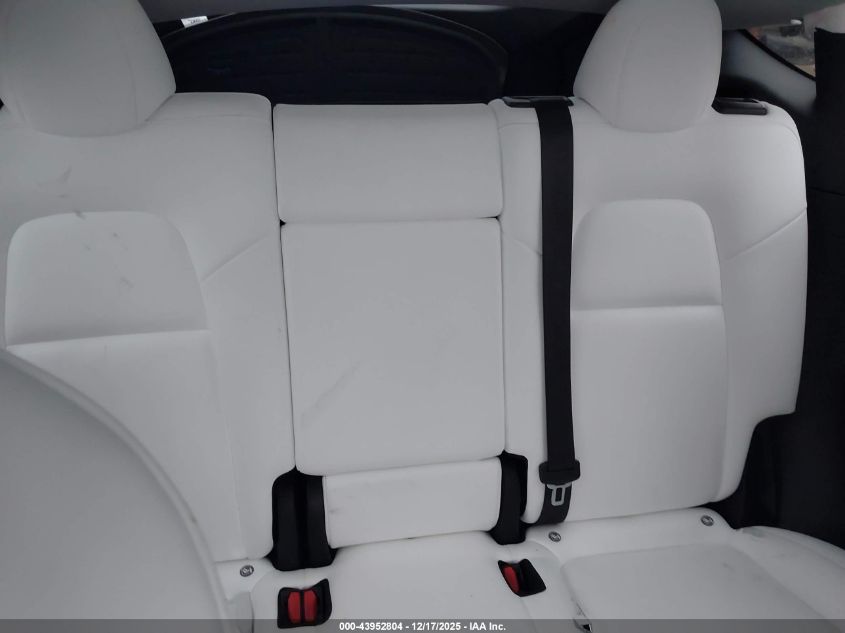 2022 Tesla Model Y Long Range Dual Motor All-Wheel Drive VIN: 7SAYGDEE8NF417890 Lot: 43952804