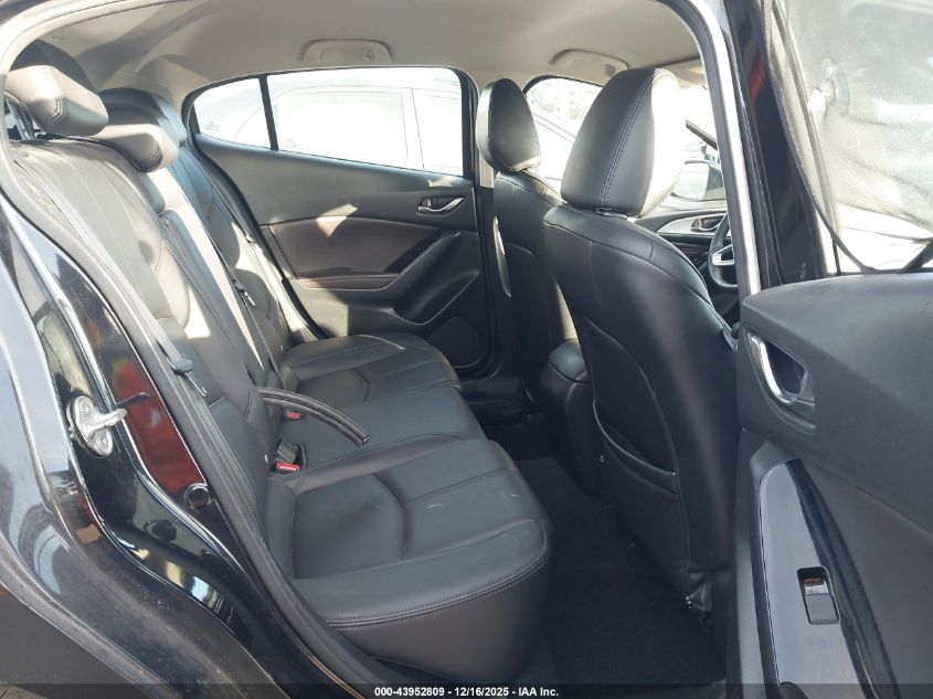 2018 Mazda Mazda3 Touring VIN: 3MZBN1L3XJM272248 Lot: 43952809