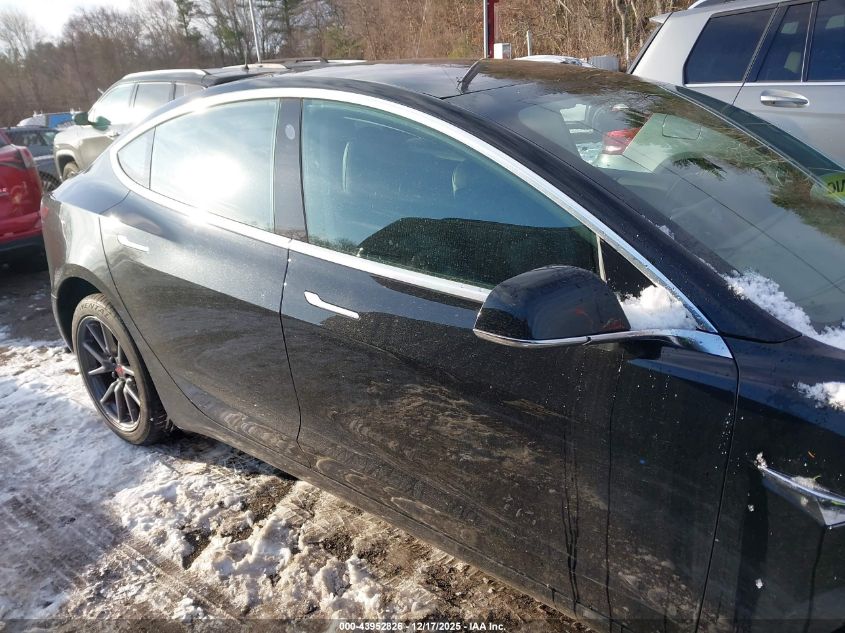 2018 Tesla Model 3 Long Range/Performance VIN: 5YJ3E1EB8JF127371 Lot: 43952826