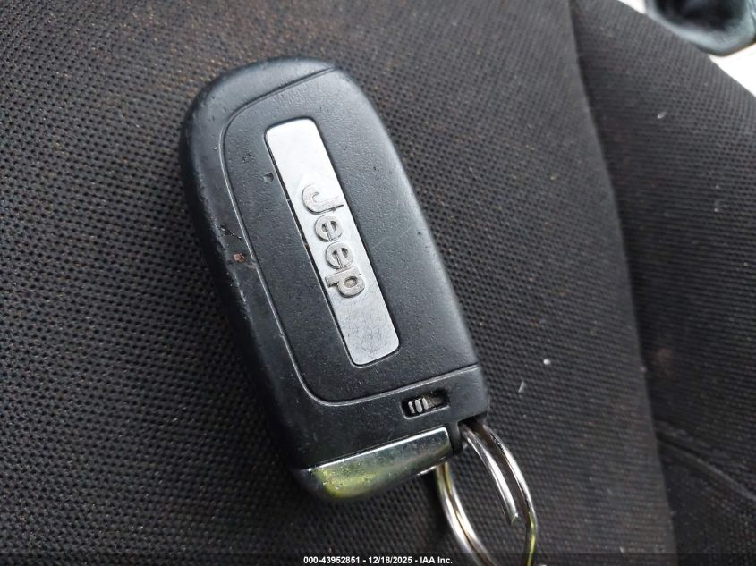 2016 Jeep Renegade Latitude VIN: ZACCJBBT8GPD25741 Lot: 43952851