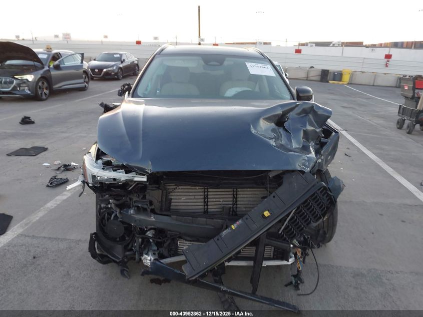 2025 Volvo Xc60 Plug-In Hybrid Plus, T8 Awd Electric/Gasoline, Dark VIN: YV4H60RC2S1074772 Lot: 43952862