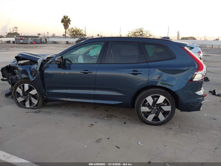 2025 Volvo Xc60 Plug-In Hybrid Plus, T8 Awd Electric/Gasoline, Dark VIN: YV4H60RC2S1074772 Lot: 43952862