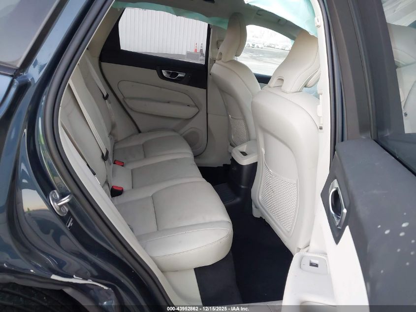 2025 Volvo Xc60 Plug-In Hybrid Plus, T8 Awd Electric/Gasoline, Dark VIN: YV4H60RC2S1074772 Lot: 43952862