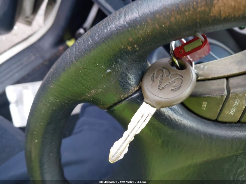 2001 Dodge Grand Caravan Sport VIN: 2B8GP44G71R177804 Lot: 43952879