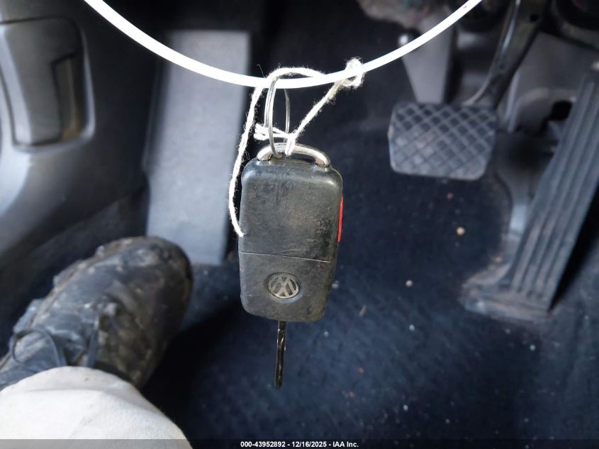 2017 Volkswagen Passat 1.8T S VIN: 1VWAT7A38HC040654 Lot: 43952892