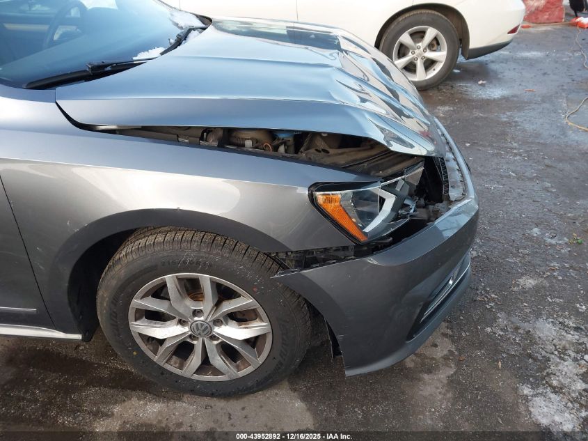 2017 Volkswagen Passat 1.8T S VIN: 1VWAT7A38HC040654 Lot: 43952892